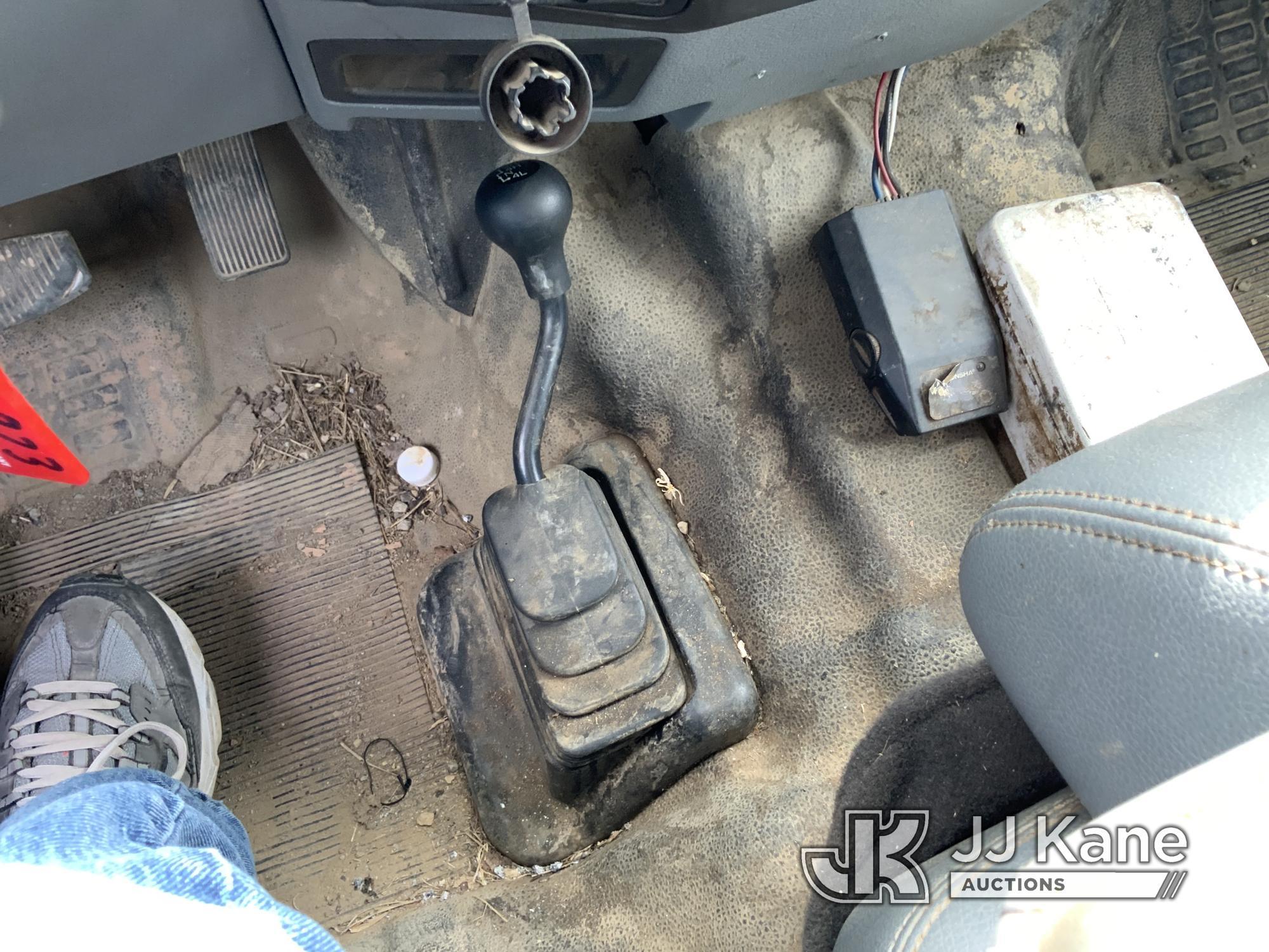 (Fort Wayne, IN) 2015 Ford F250 Crew-Cab Pickup Truck Runs & Moves) (Transmission Leak, Exhaust Leak