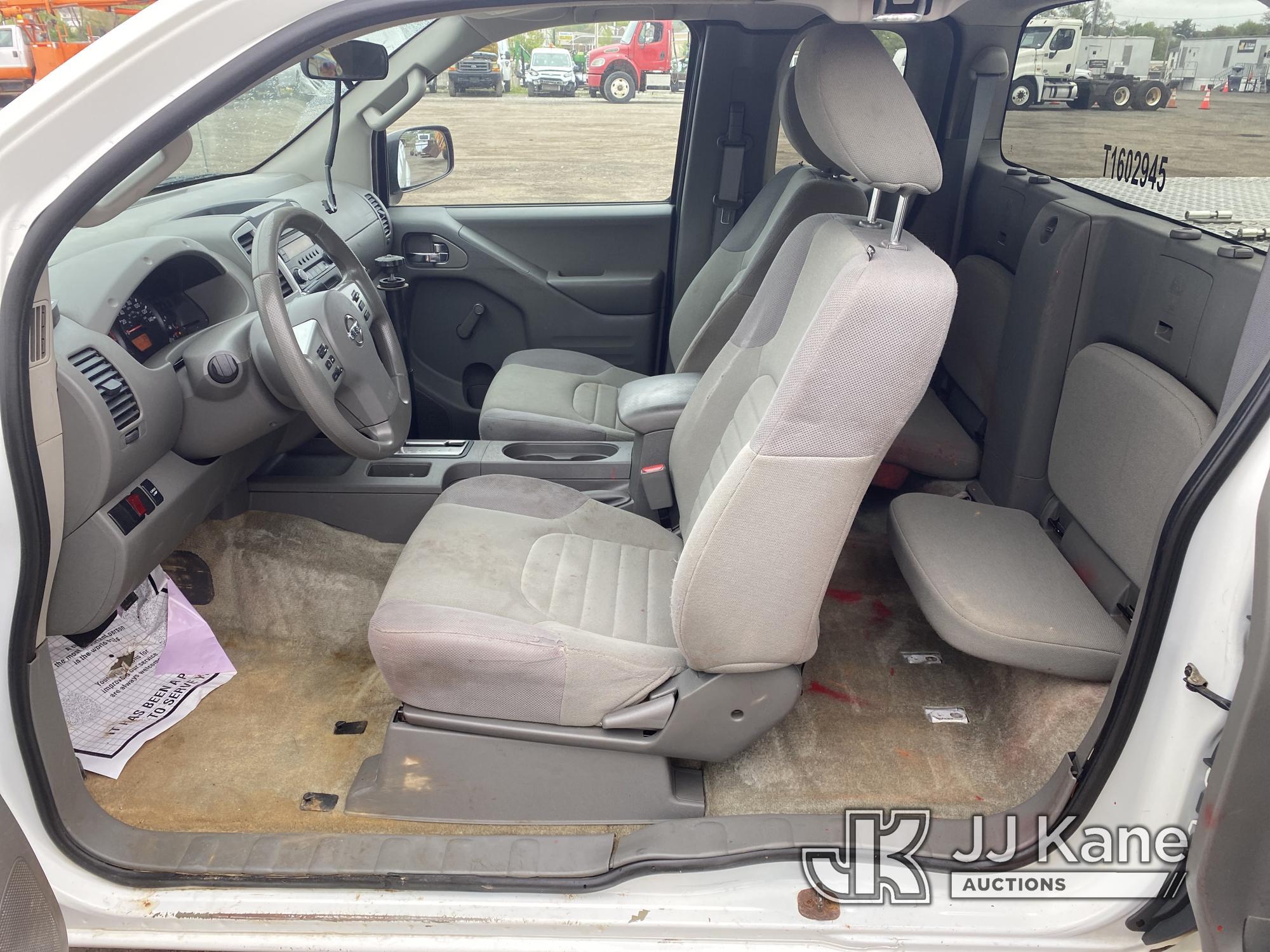 (Plymouth Meeting, PA) 2016 Nissan Frontier Extended-Cab Pickup Truck Runs & Moves, Body & Rust Dama