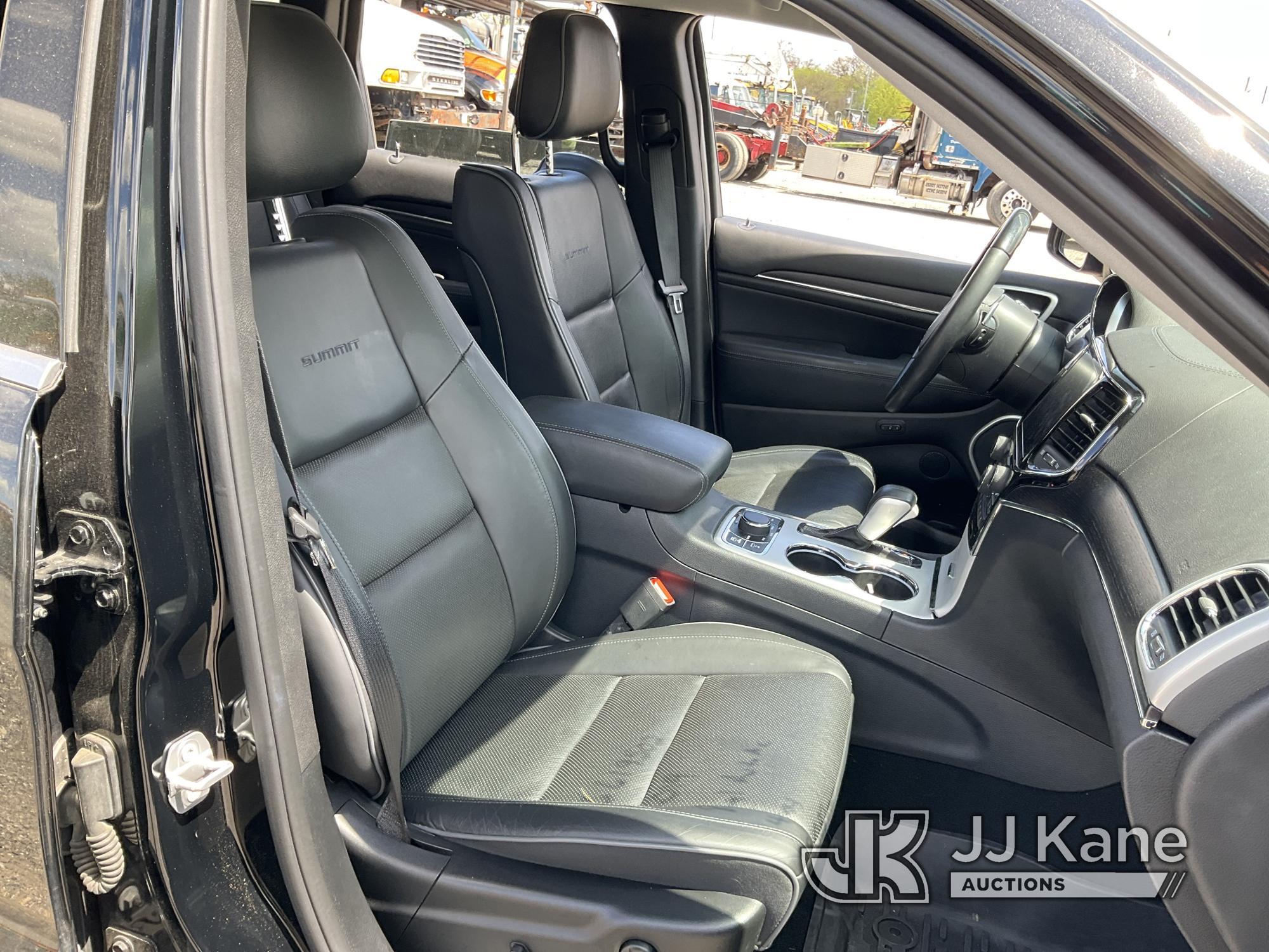 (Plymouth Meeting, PA) 2019 Jeep Grand Cherokee 4x4 4-Door Sport Utility Vehicle Runs & Moves, Body