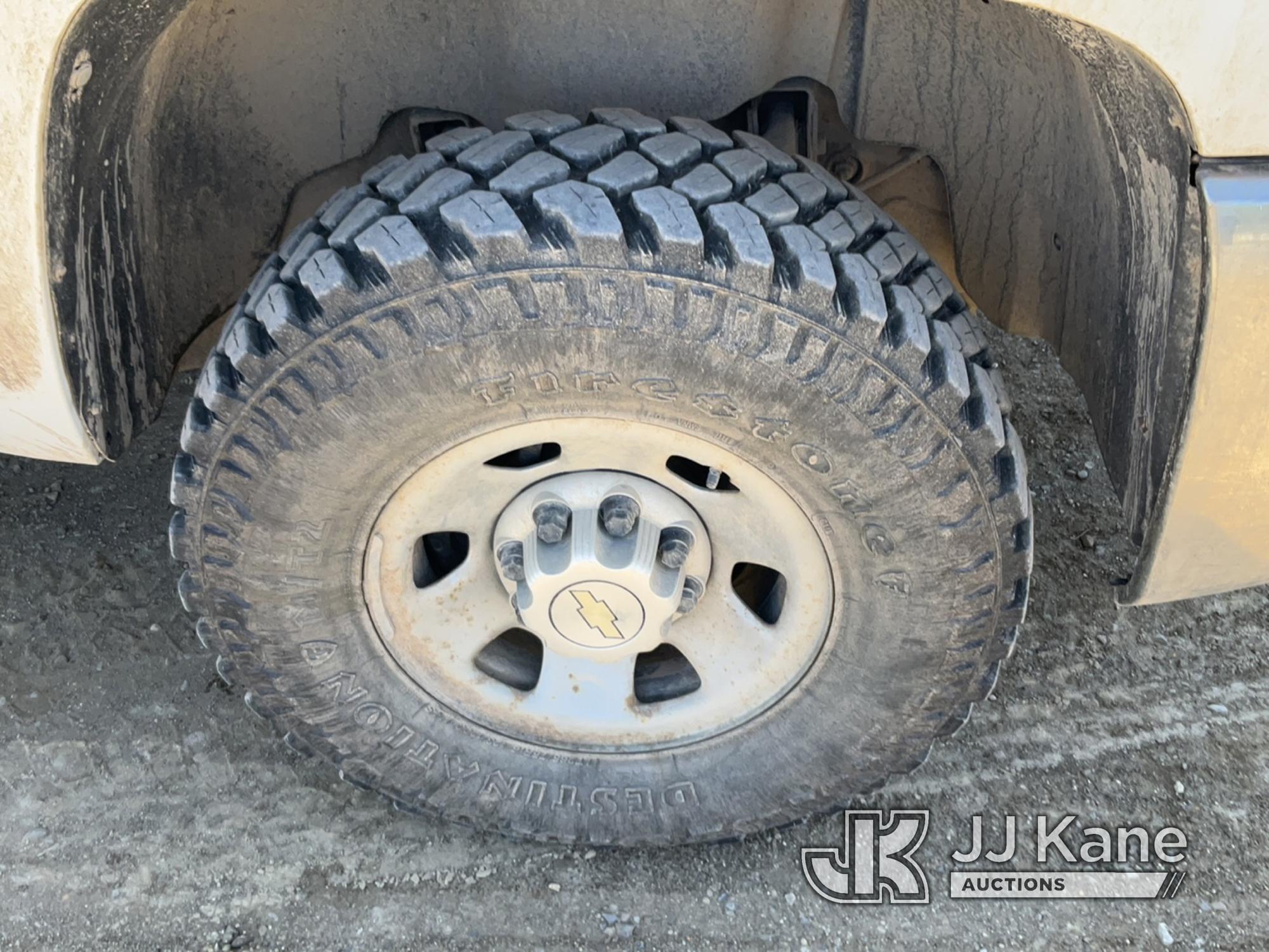 (Charlotte, MI) 2010 Chevrolet Silverado 3500HD 4x4 Extended-Cab Service Truck Runs, Moves