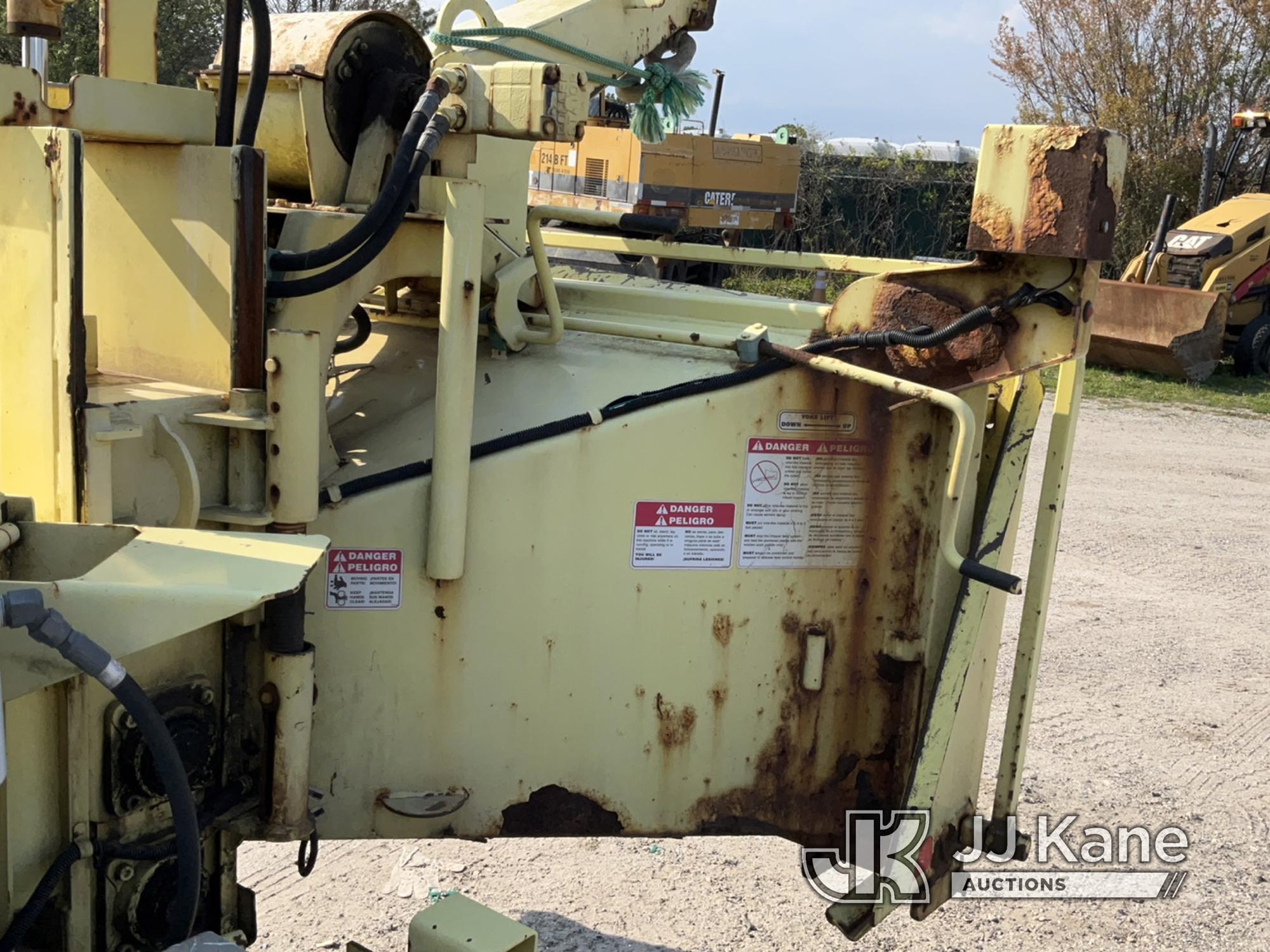 (Bellport, NY) Bandit Industries 200XP Portable Chipper (12in Disc) No Title) (Runs) (Note: Inspecti