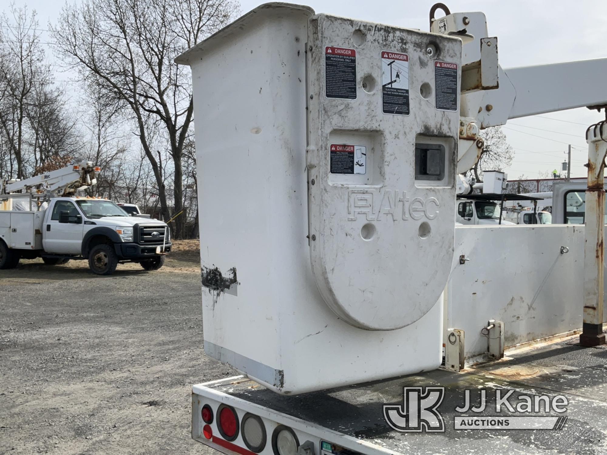 (Plains, PA) Altec AT200A, Telescopic Non-Insulated Bucket Truck mounted on 2014 Ford F450 Service T
