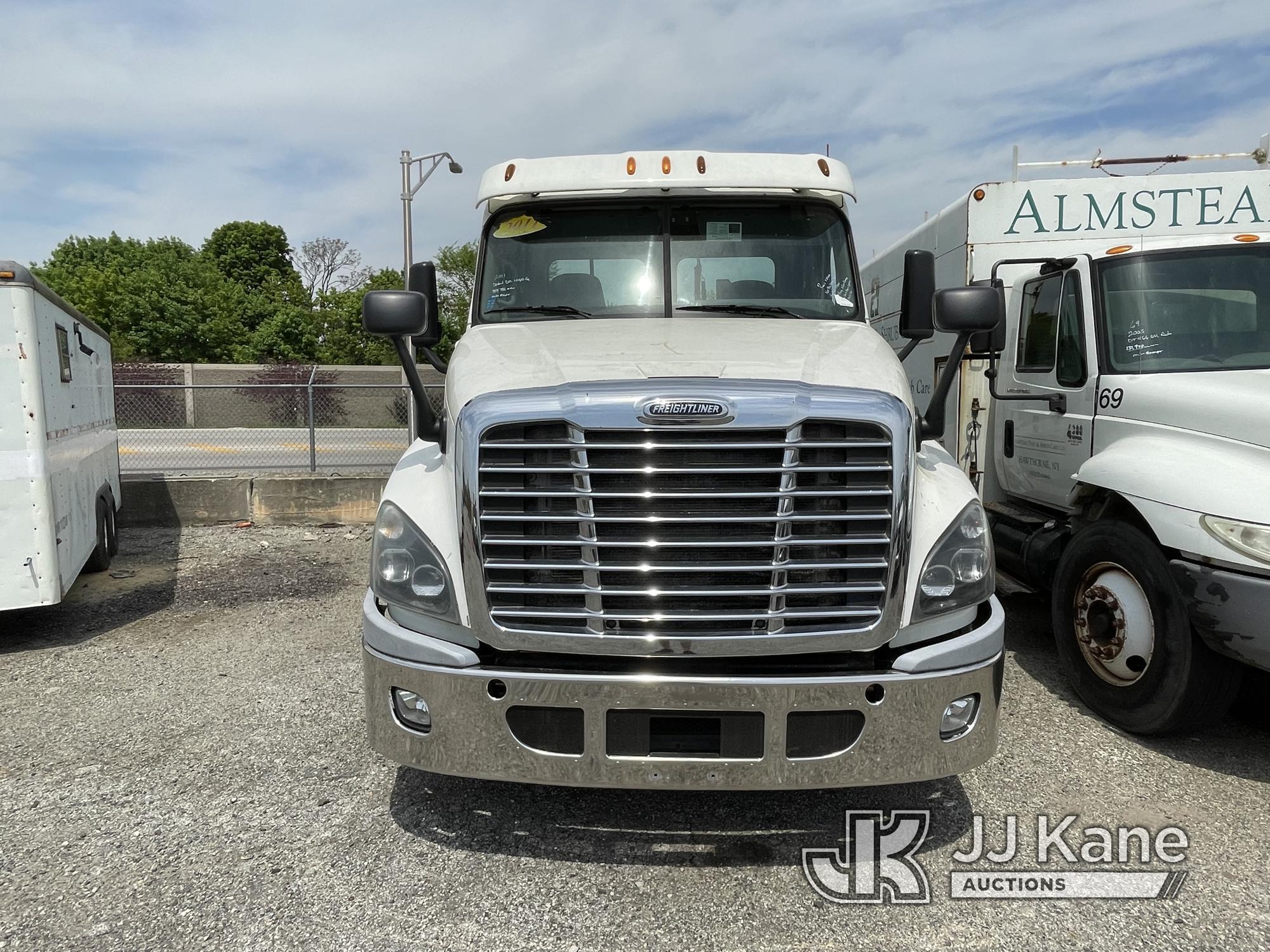 (Plymouth Meeting, PA) 2011 Freightliner Cascadia 125 T/A Truck Tractor Runs, Will Not Move Not Buil