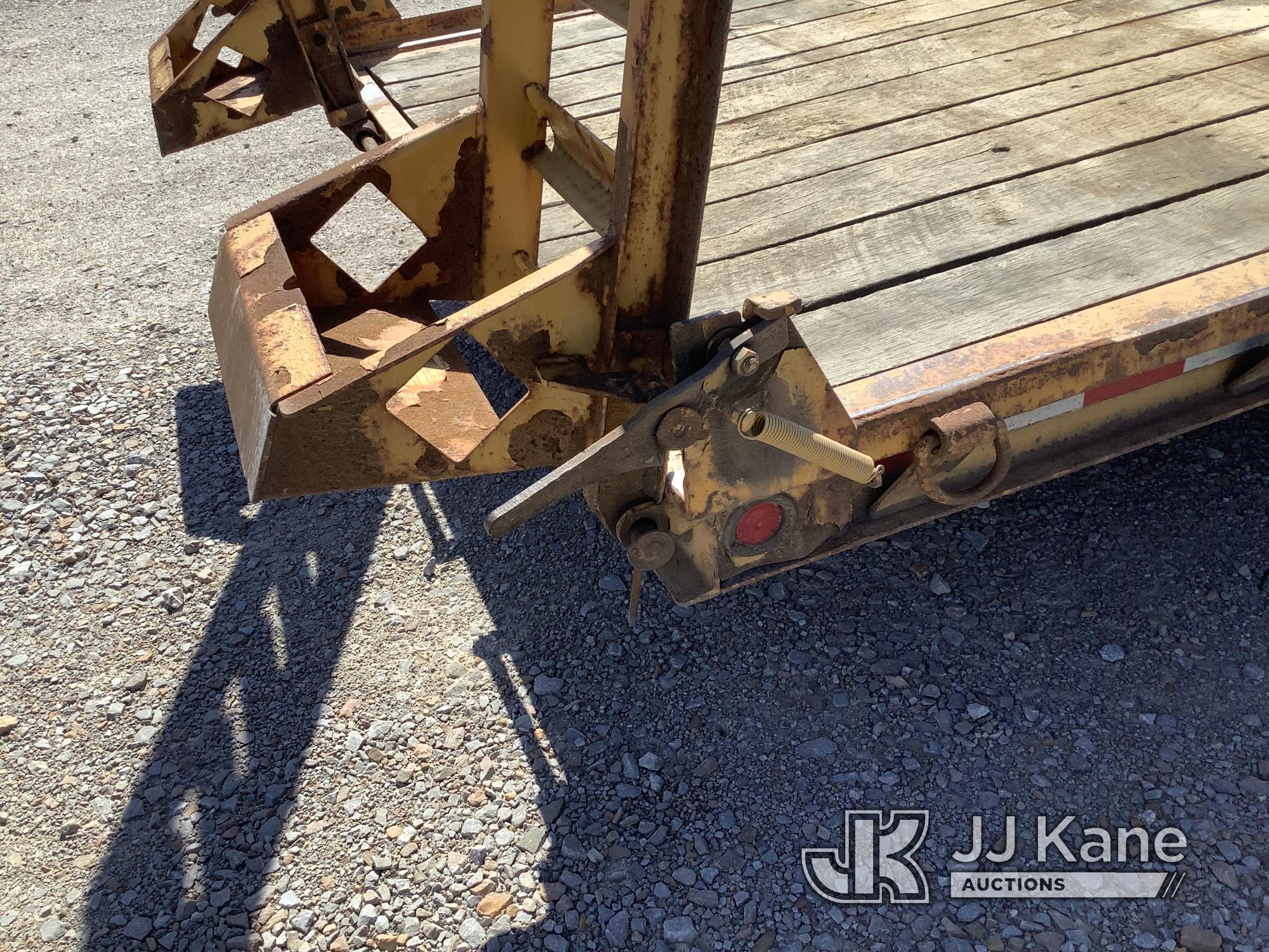 (Smock, PA) 2019 Monroe Towmaster T-12D T/A Tagalong Equipment Trailer Rust Damage