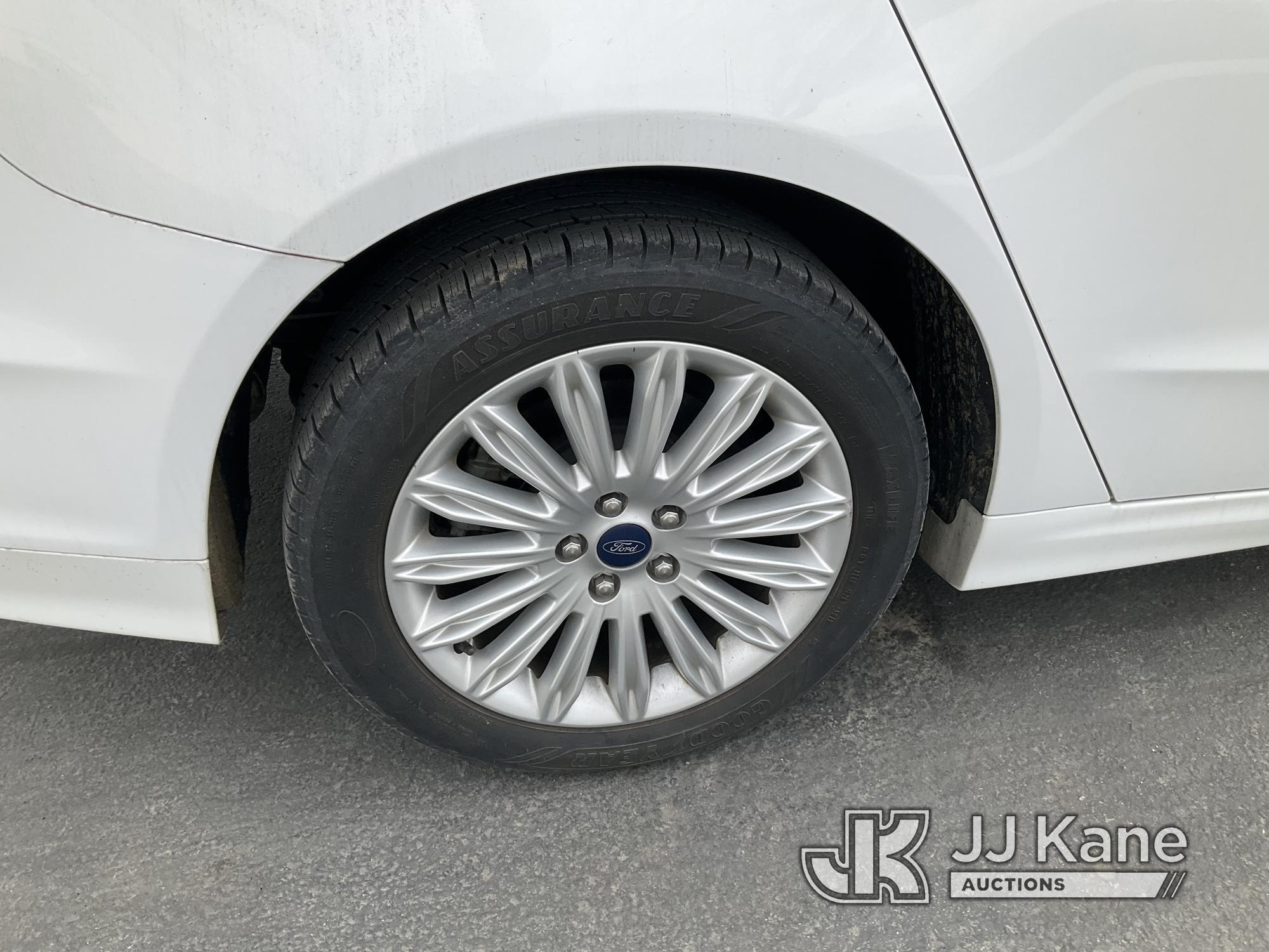 (Jurupa Valley, CA) 2014 Ford Fusion Hybrid 4-Door Sedan Runs & Moves, Missing Passenger Mirror, Ope