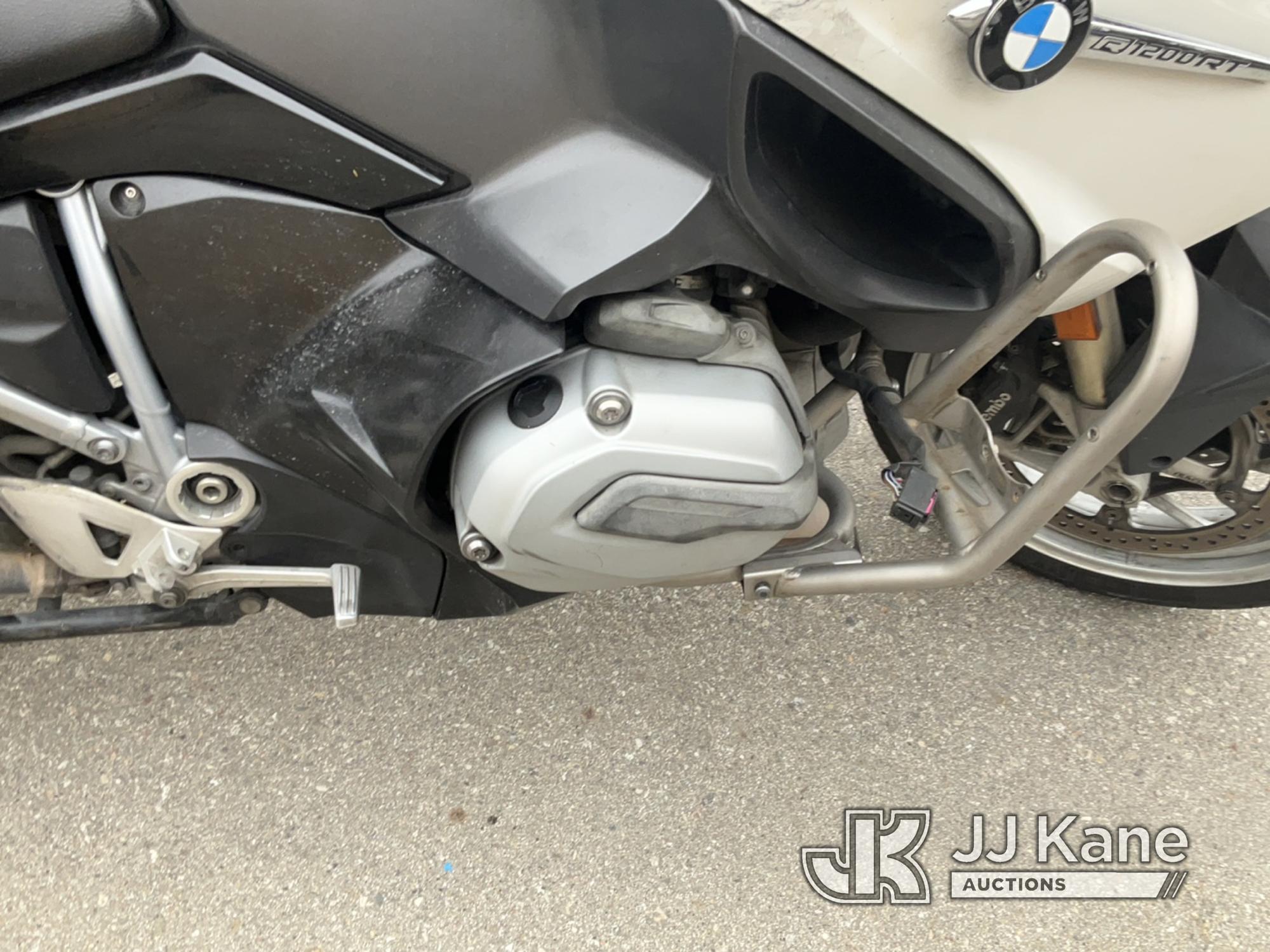 (Jurupa Valley, CA) 2015 BMW R1200RT Motorcycle Not Running , No Key , Stripped Of Parts