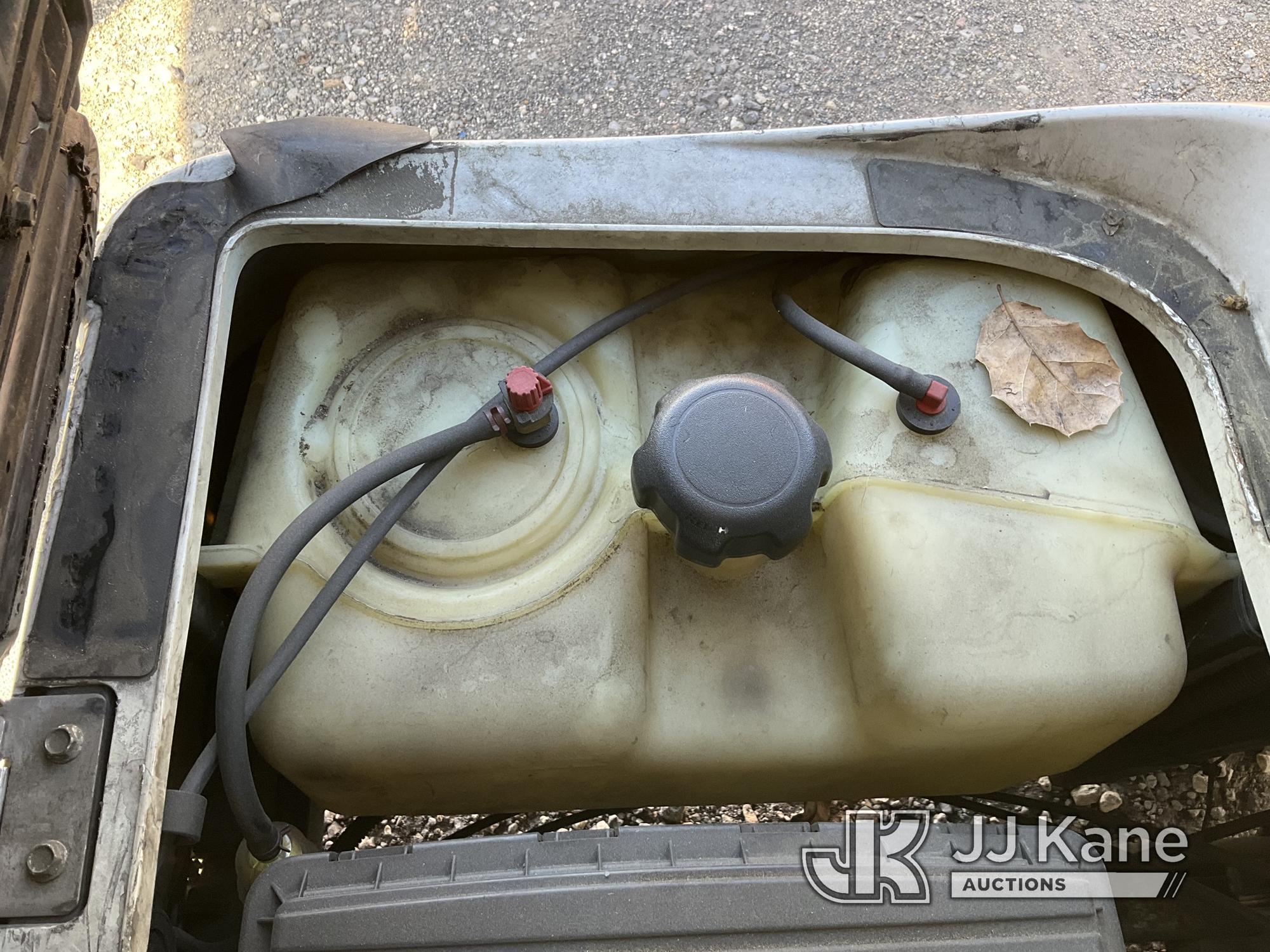 (Jurupa Valley, CA) 2011 Yamaha Golf Cart Runs & Moves, No Key Needed To Operate