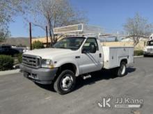 (Jurupa Valley, CA) 2003 Ford F450 Utility Truck Runs & Moves