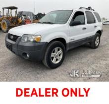 2007 Ford Escape Hybrid 4-Door Hybrid Sport Utility Vehicle Runs & Moves, Driver Side Window Not Fun