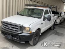 (Jurupa Valley, CA) 2004 Ford F-250 SD Extended-Cab Pickup Truck Runs & Moves, Paint & Body Damage