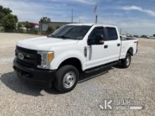 2017 Ford F250 4x4 Crew-Cab Pickup Truck Runs & Moves) ( Service Light On, Traction Control Light On