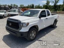 2019 Toyota Tundra 4x4 Crew-Cab Pickup Truck Runs & Moves) (Maintenance Required Light On