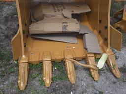 5-01122 (Equip.-Implement misc.)  Seller:Private/Dealer GIYI EXCAVATOR RIPPER BU