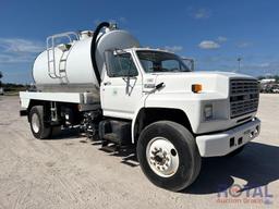 1994 Ford F800 2500 Gallon Water Truck