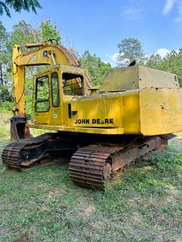 Deere CK790D excavator