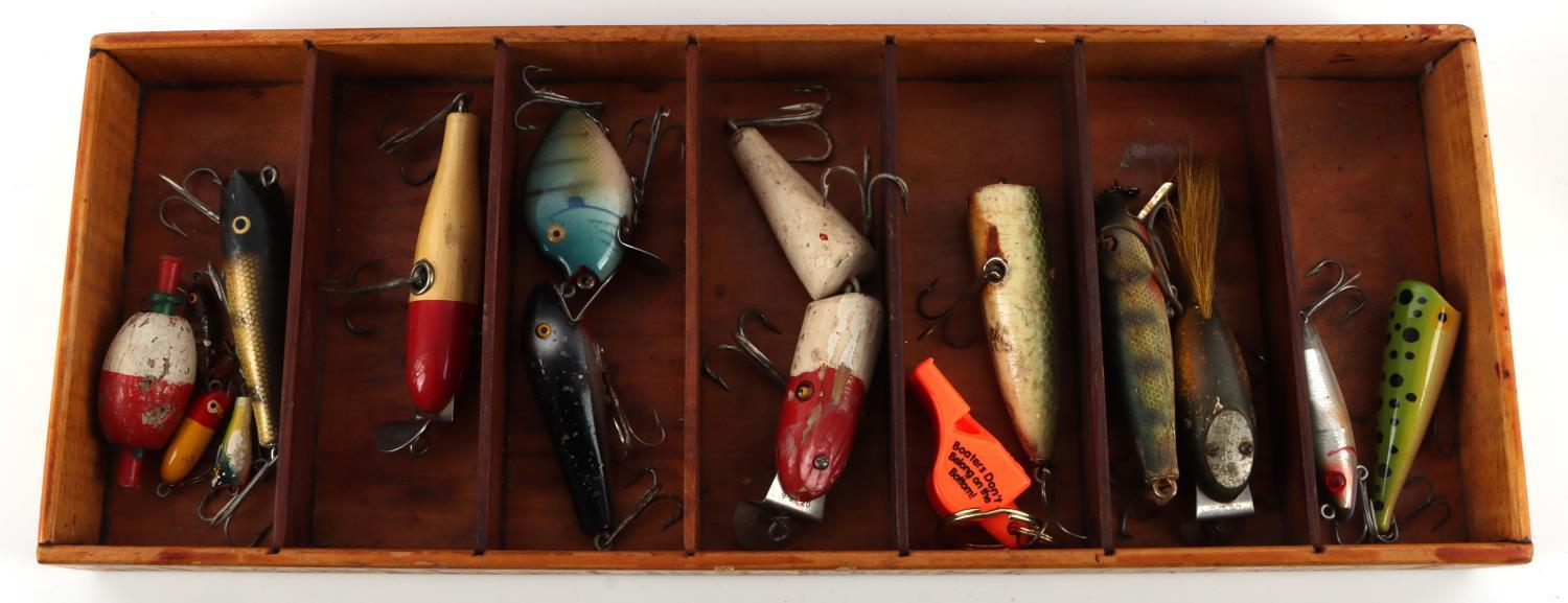 VINTAGE FISHING LURES BAIT FLIES & TACKLE BOX LOT