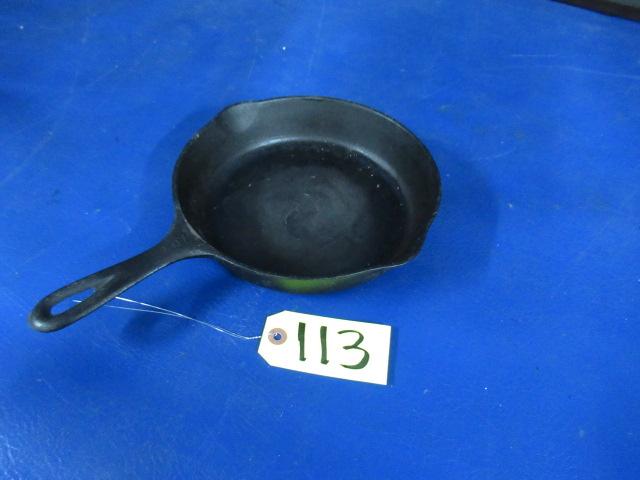 9" WAGNER CAST IRON PAN