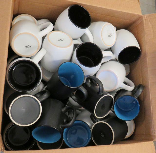 Box of mixed Mugs