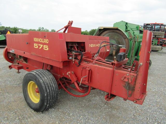 4565 575 NEW HOLLAND SQUARE BALER W/540 PTO