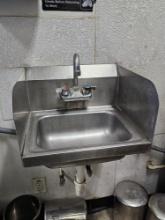 Wall Mount Hand Sink with Sidesplash Screens