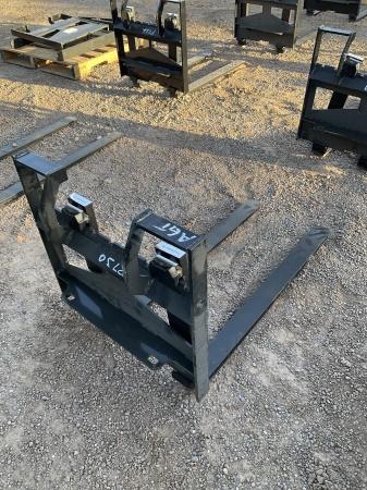 FORK ATTACHMENT FOR RIDE ON SKID STEER