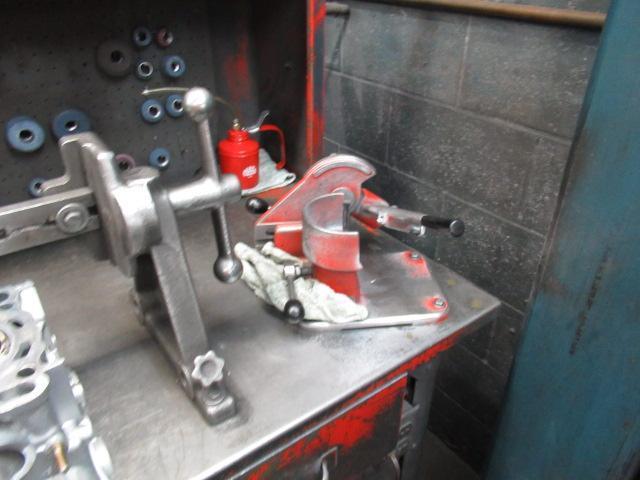 CYLINDER HEAD BENCH W/ VALVE GUIDE & SEAT TOOLING