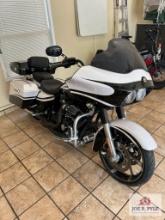 2012 Harley Davidson Black/White CVO Road Glide Motorcycle