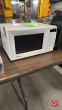 Amana Radarange Microwave Oven