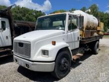 2002 Freightliner FL70 Mixing Truck with Vermeer DT750 Mud Mixing System