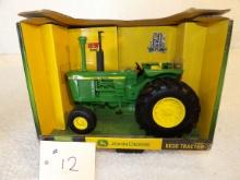 John Deere 1/16 6030 Tractor w/box