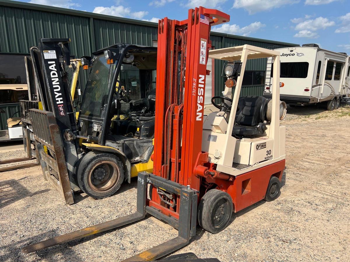 NISSAN 30 OPTIMUM STRAIGHT MAST FORKLIFT