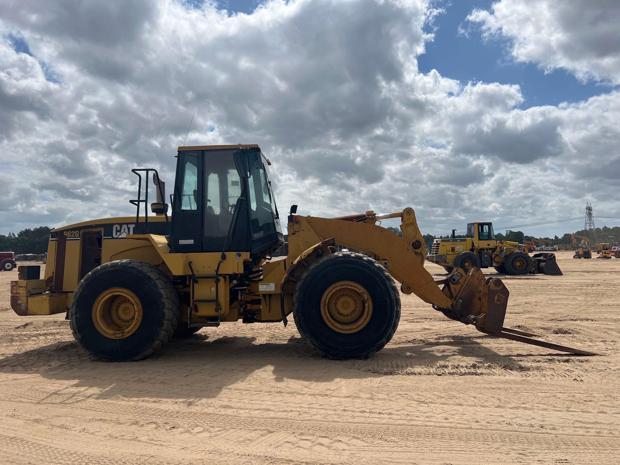 2002 CATERPILLAR 962G RUBBER TIRE LOADER