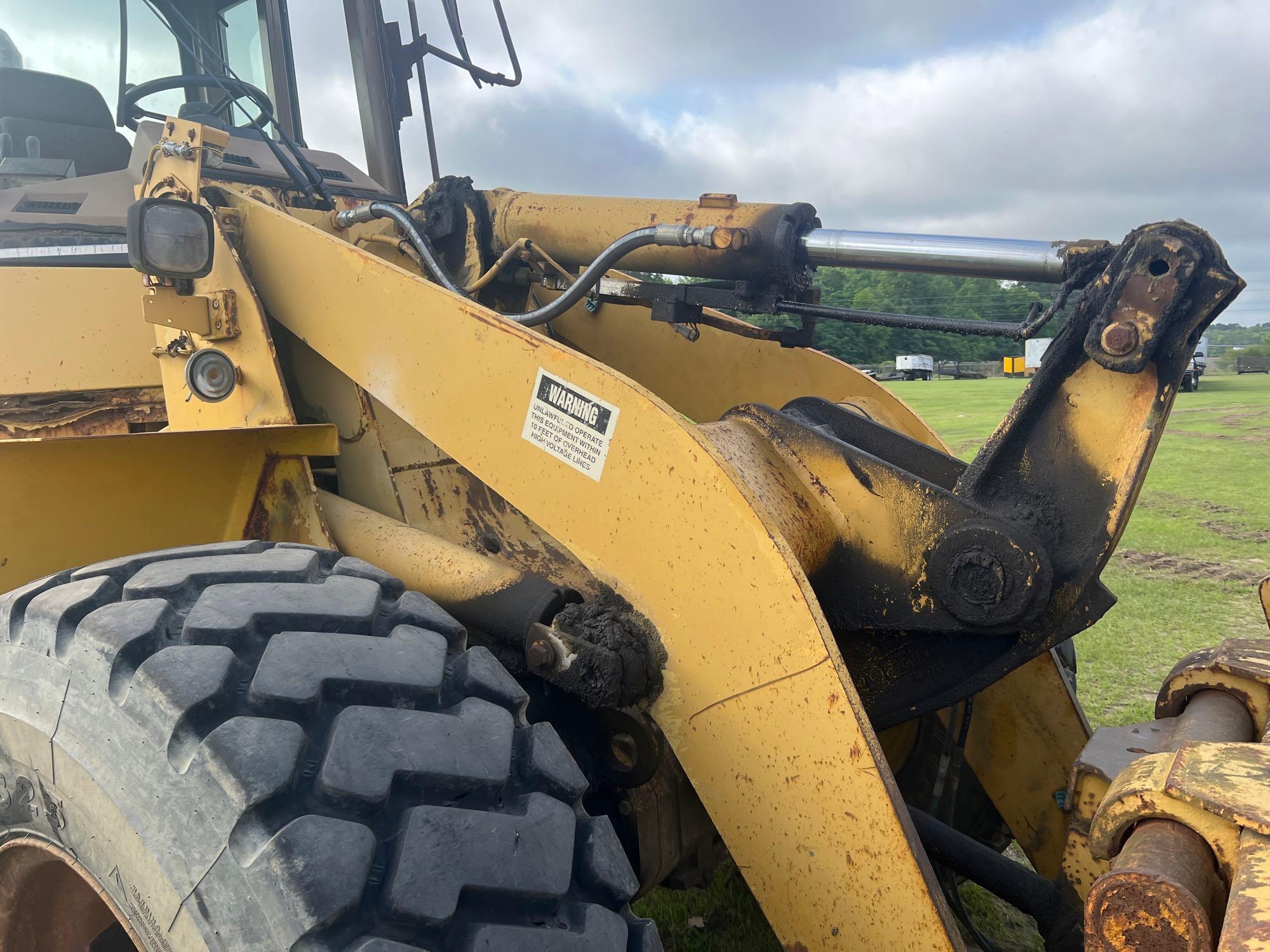 1995 CATERPILLAR 924F LOADER