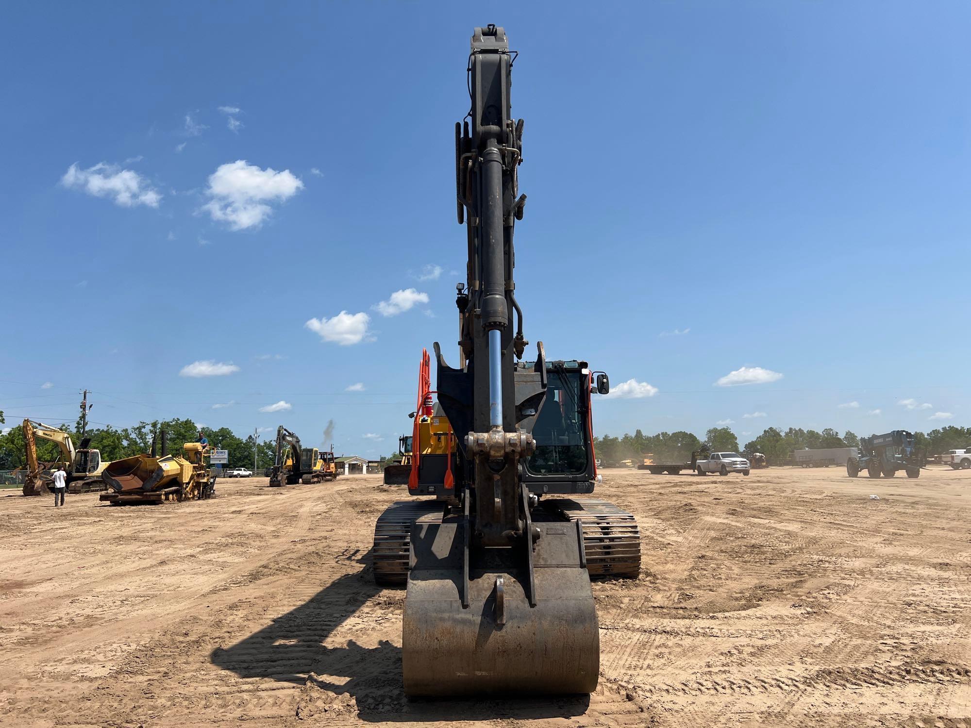 2022 VOLVO EC200EL EXCAVATOR