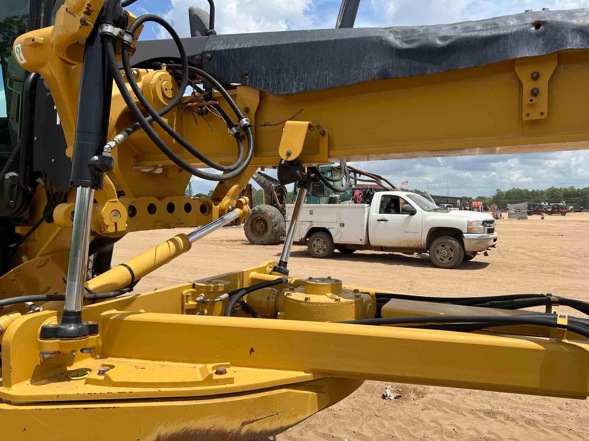 2013 CATERPILLAR 12M2 MOTOR GRADER