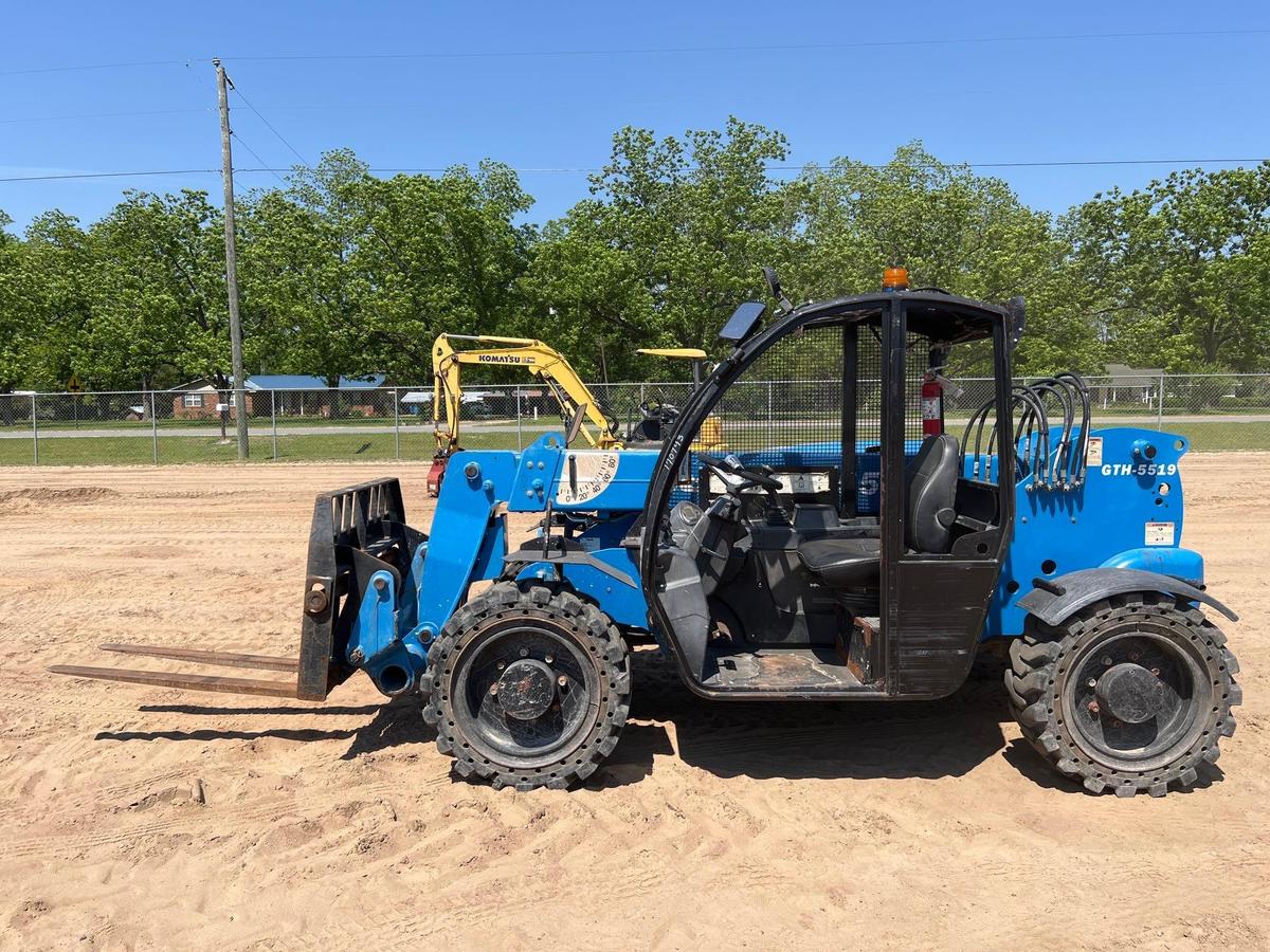 GENIE GTH-5519 TELESCOPIC FORKLIFT