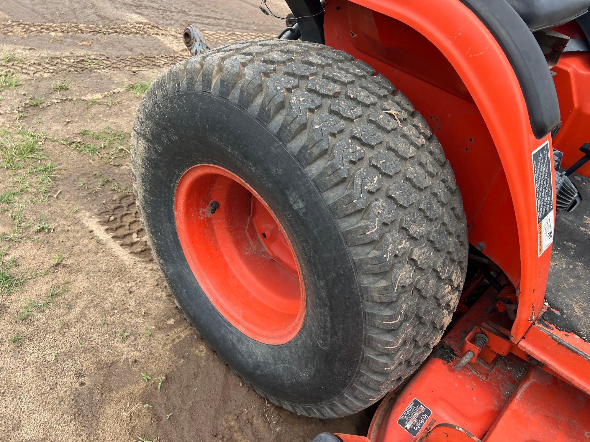 KUBOTA B7500 TRACTOR