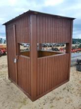 6' X 6' T-111 & 1X4 DEER BLIND W/ TIN ROOF