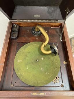 Wilson Music Co Victrola in Working Order