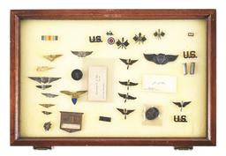 LOT OF US WWI WINGS AND INSIGNIA.