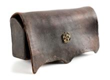 REVOLUTIONARY WAR ERA AMERICAN 24-HOLE WAIST CARTRIDGE BOX WITH IRISH BUTTON.