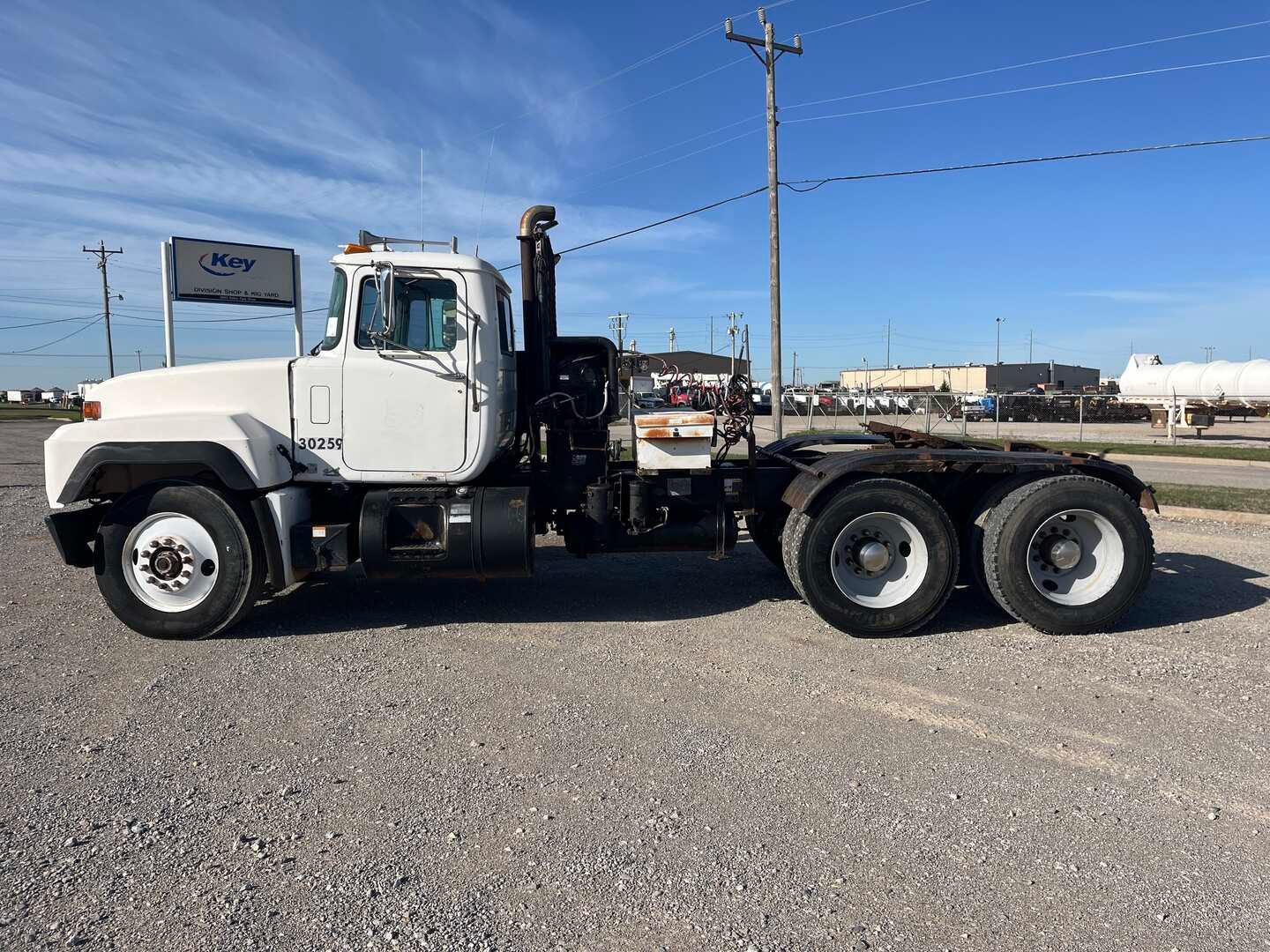 1994 MACK RD688S