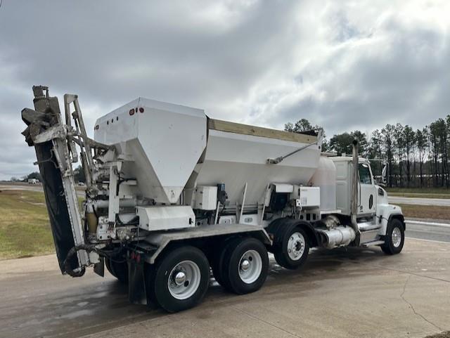 2022 WESTERN STAR  4700 VOLMETRIC MIXER