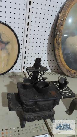 American brand cast iron salesman sample cook stove with accessories