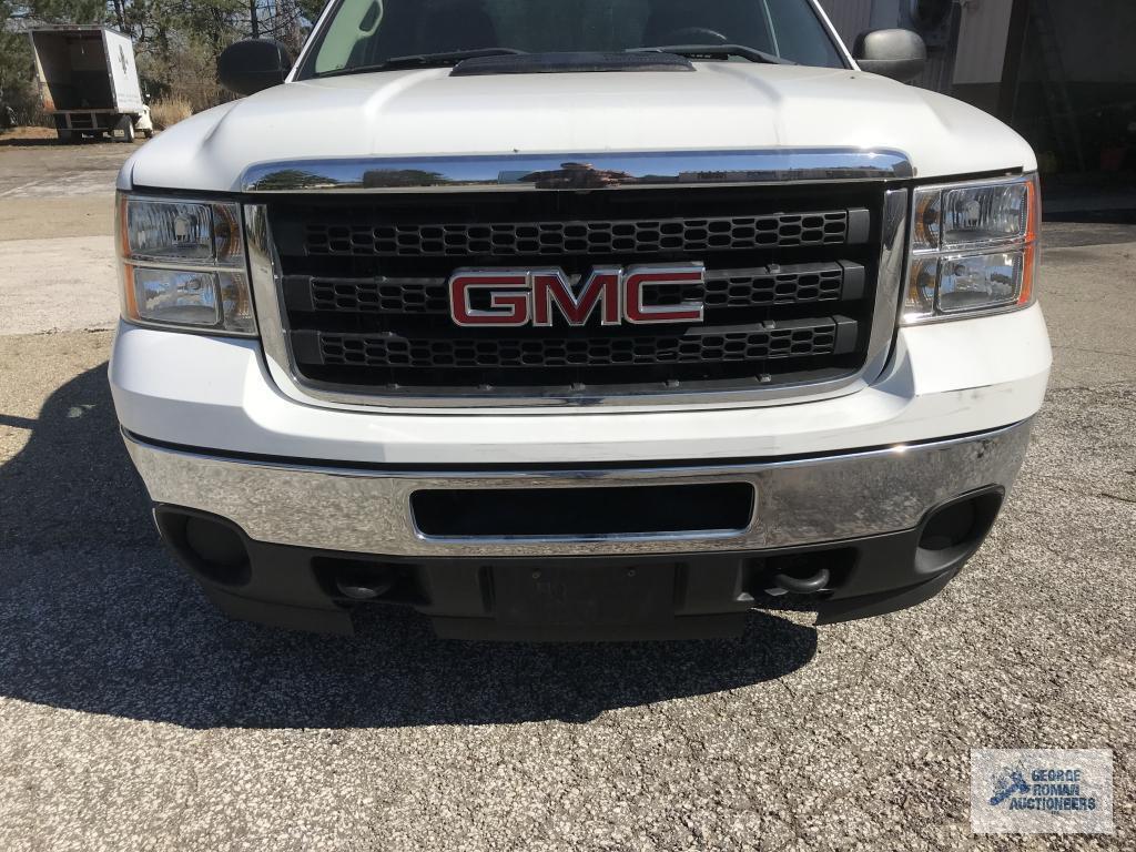 2011 GMC TRUCK WITH CAP. VIN: 1GT02ZCG3BF142480. MILEAGE: 84,732.