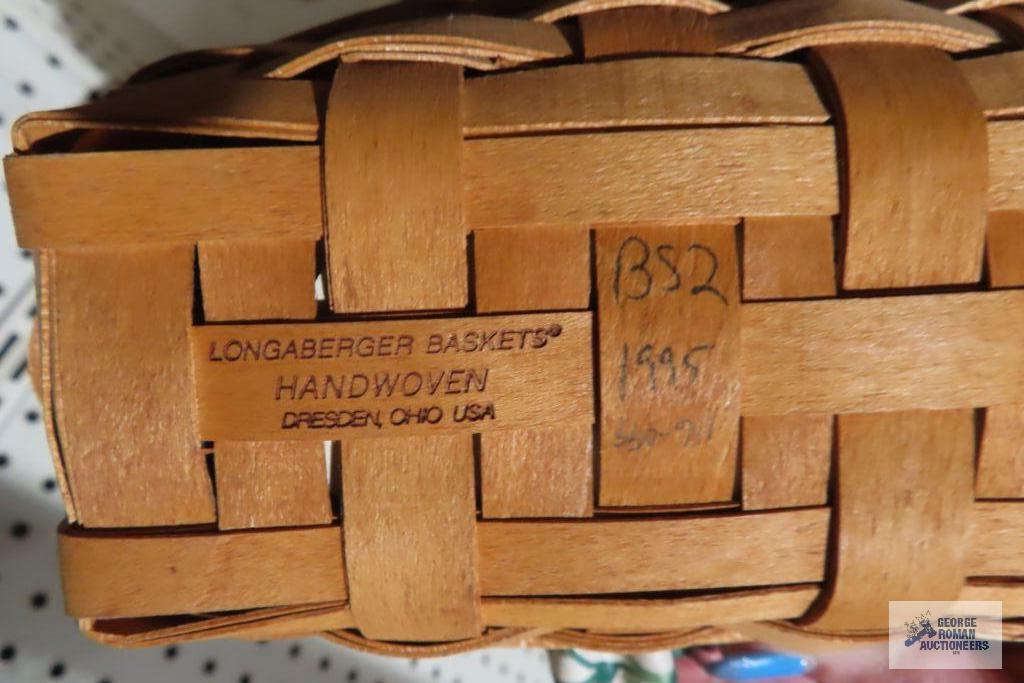 Longaberger assorted small baskets and star pottery