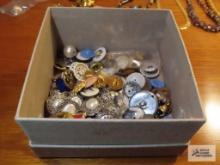 Assorted buttons