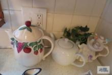 Three assorted teapots