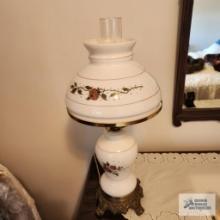 Gone with the Wind style lamp with floral motif