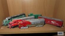 Maisto Dummy locomotives with boxcar and caboose. HO gauge